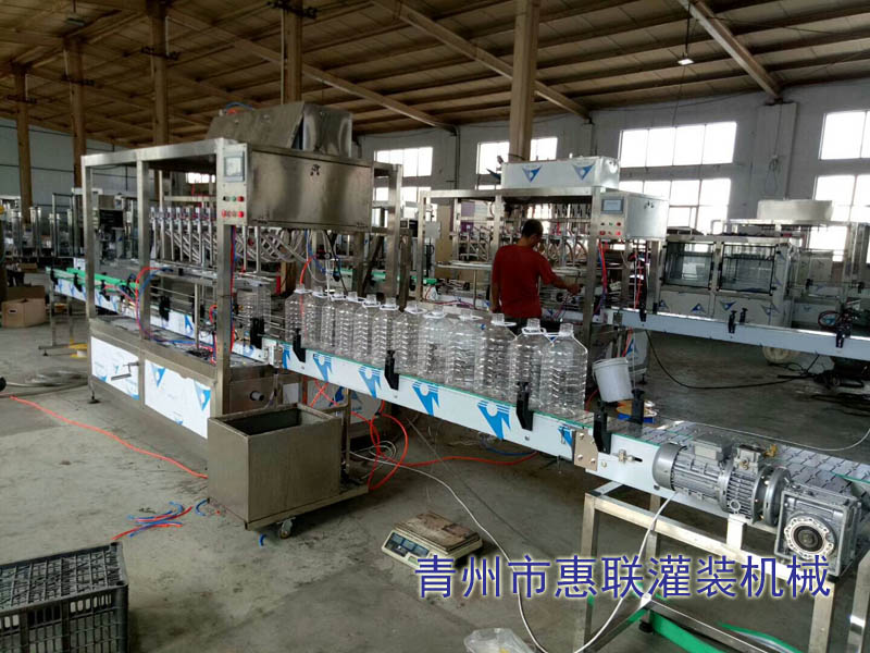 甲醇液體灌裝機(jī)